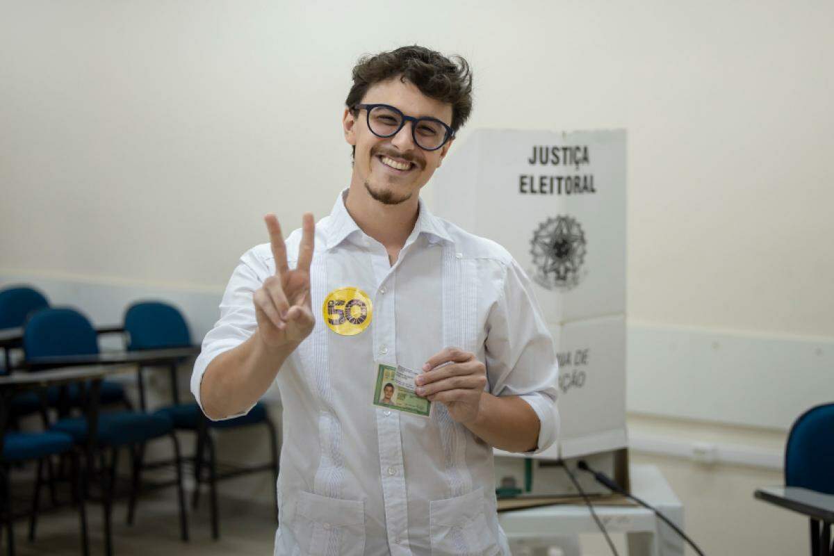 Guilherme Cortez votou na Unesp (Universidade Estadual Paulista)