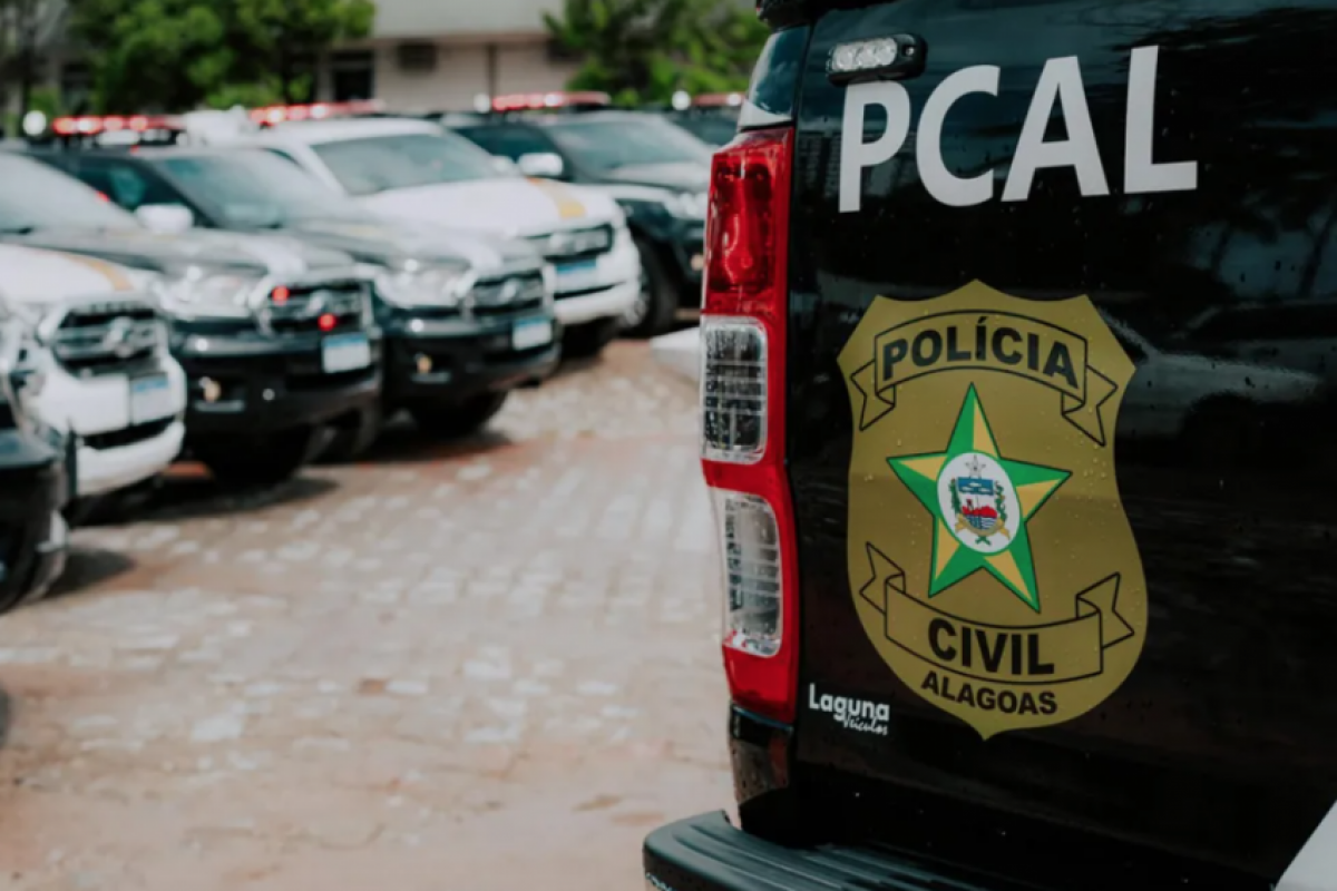 O homem passou a ser insistente, ao ponto de a mulher ter de pedir ajuda ao motorista do ônibus.