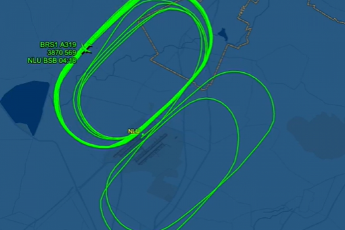 A aeronave seguia no ar no início da noite, para queimar combustível e poder retornar ao aeroporto de onde havia partido