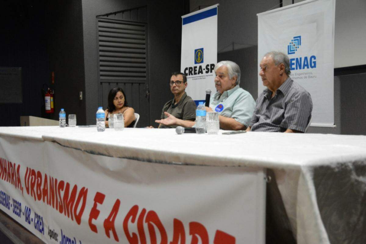 Izzo, ao centro, tem ao lado Luiz Carlos Izzo Filho, Marcos Wanderley Ferreira e Tânia Maceri