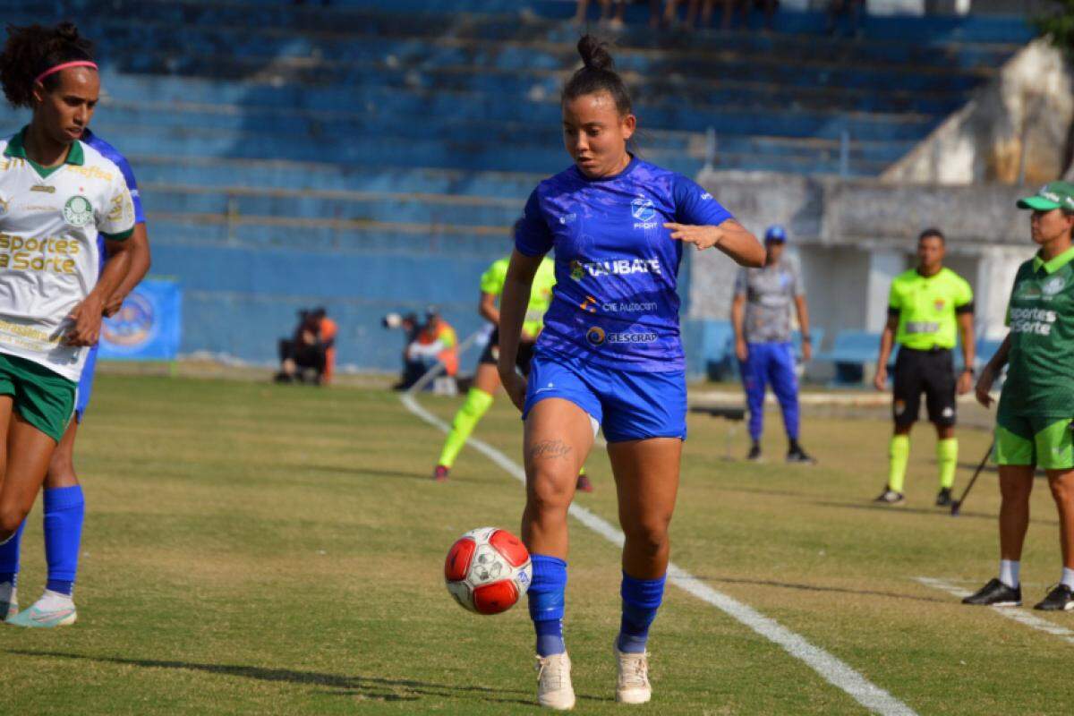 Meninas do Burrão visitam Bragantino e buscam vaga na decisão