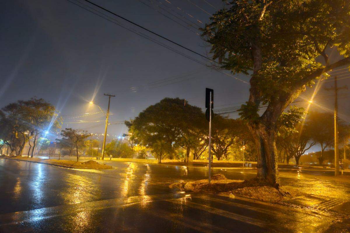 Chuva registrada durante a madrugada desta quinta-feira, 10, em Franca