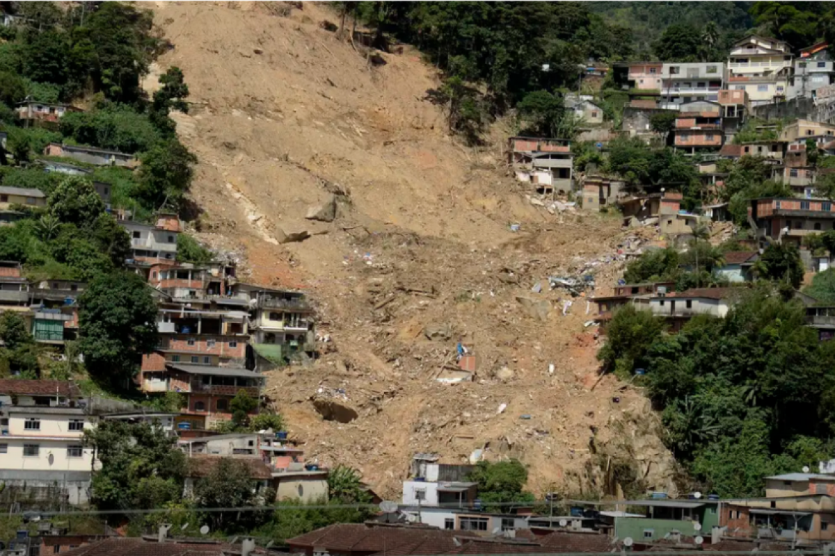 Em 15 de fevereiro daquele ano, Petrópolis viveu sua maior tragédia climática.