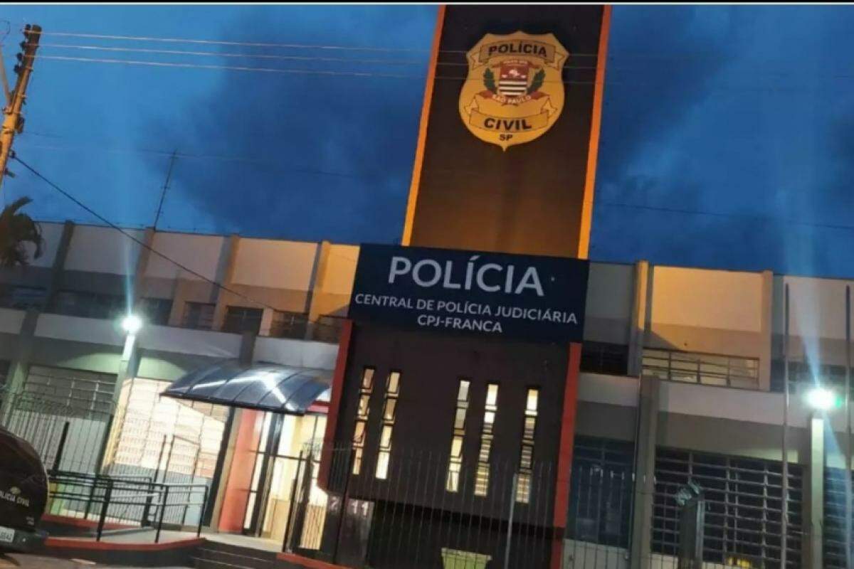 Adolescente foi acompanhada da irmã até a Central de Polícia Judiciária de Franca, onde registrou ocorrência