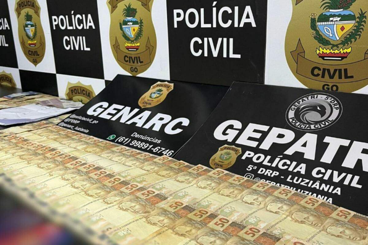 Os agentes identificaram e prenderam o principal suspeito, um homem de 28 anos, encontrado com mais de R$ 1 mil em espécie obtidos no golpe. 