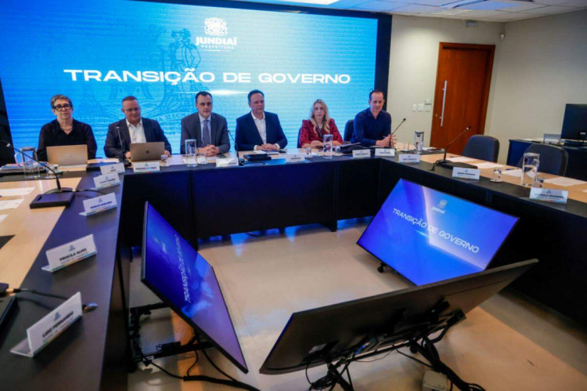 Por parte do atual governo, o grupo de transição é formado por diferentes gestores