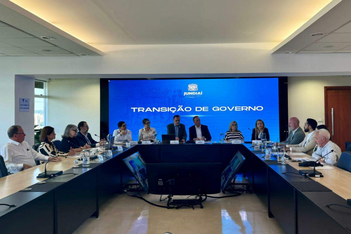 Equipes de transição dos dois governos falam sobre pontos administrativos e orçamentários