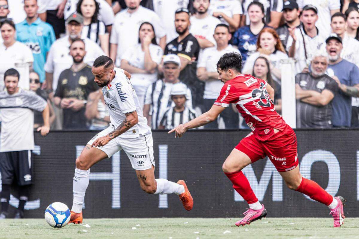 Os gols saíram aos 17 minutos do primeiro tempo e aos 19 do segundo.