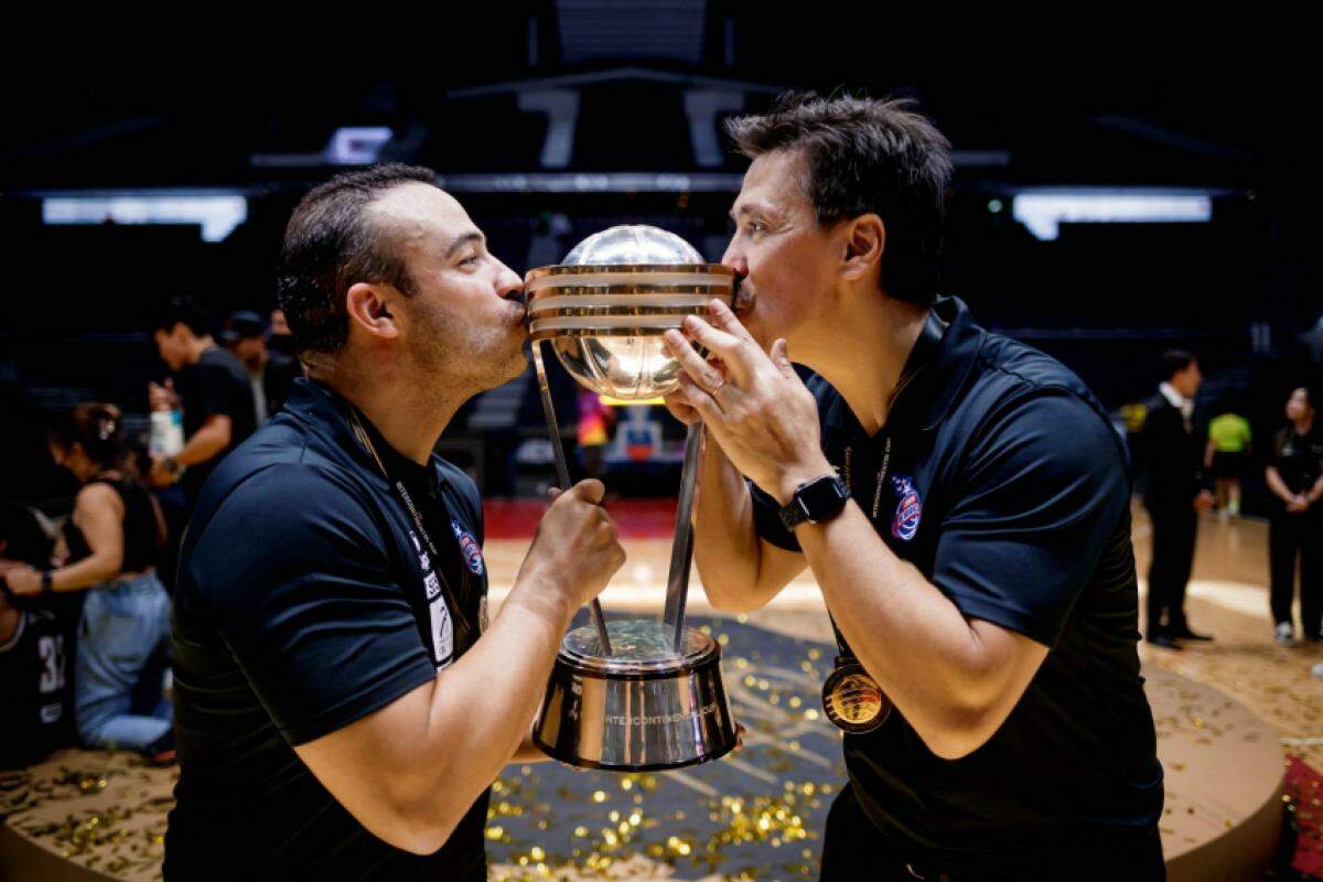 Pablo Costa e Helinho Garcia celebram conquista da Copa Intercontinental