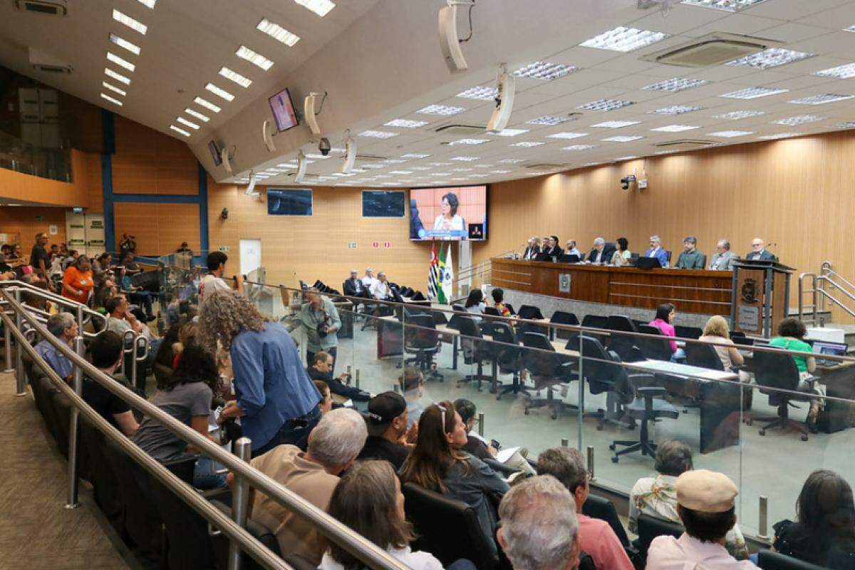 Vale lembrar que essa sequência de pautas é fruto também da ausência de parlamentares na sessão de segunda-feira passada