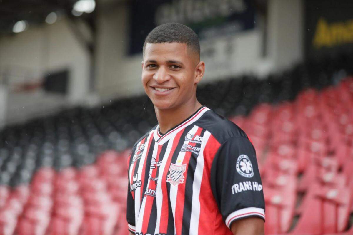 Natural de Salvador, na Bahia, Felipe veio a São Paulo com 13 anos em busca do sonho de jogar futebol