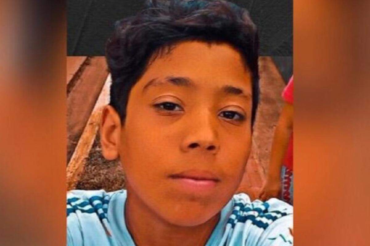 Menino de 14 anos morre após teto de casa em que morava desabar 