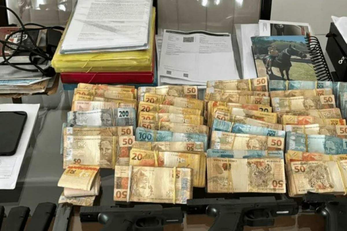 Operação do Gaeco apreende armas e mais de R$ 200 mil em São José dos Campos e Jacareí