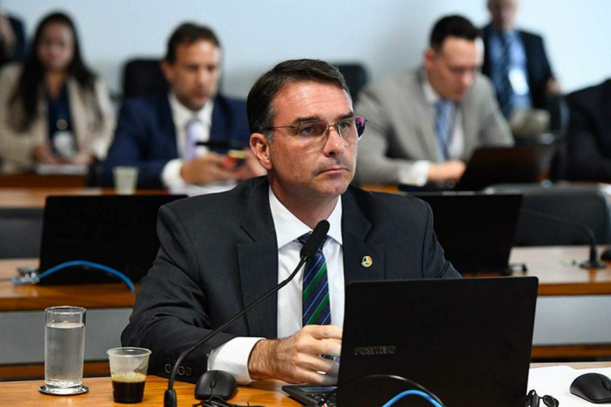 Em discurso no plenário do Senado, ele acusou o ministro Alexandre de Moraes, do STF, por abuso de autoridade. 