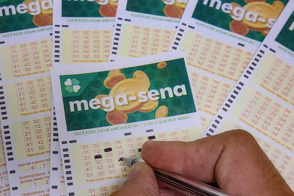 O prêmio para quem acertar as seis dezenas sorteadas é de R$ 67.359.725,27