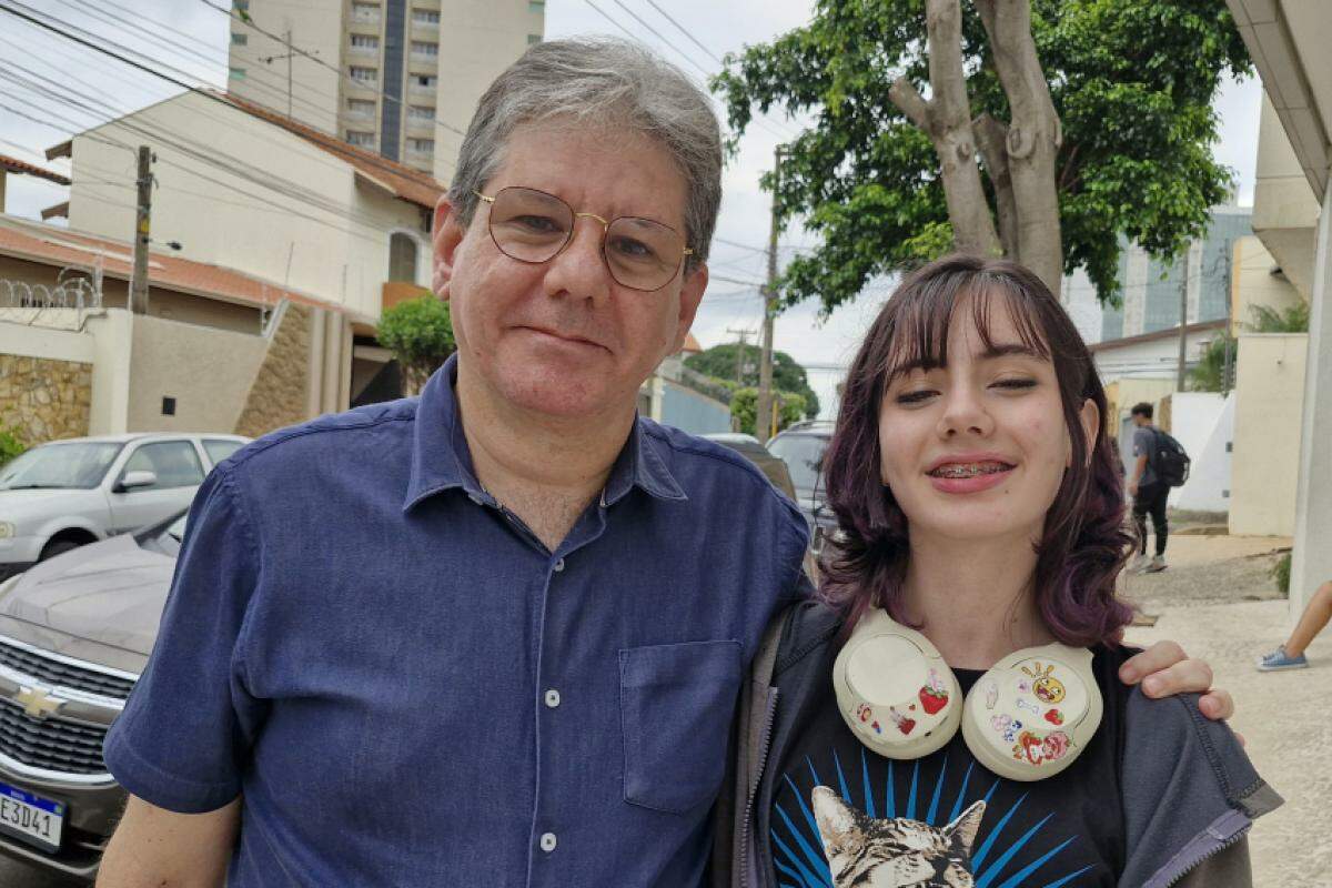 Fábio Leyser Gonçalves com a filha, Alice Bizeto Leyser Gonçalves, 15 anos