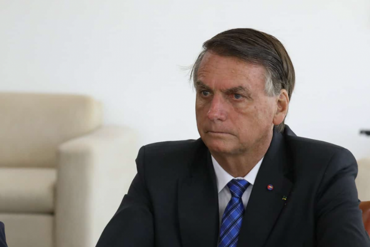 Em 14 de outubro, a Justiça Federal de Santa Catarina determinou que Bolsonaro prestasse esclarecimentos de forma oral. 