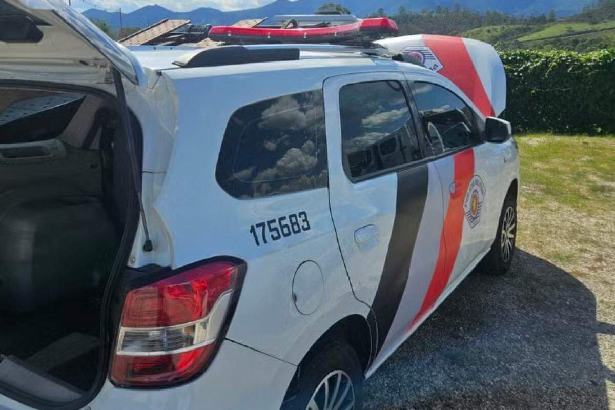 Carro usado como viatura falsa da polícia