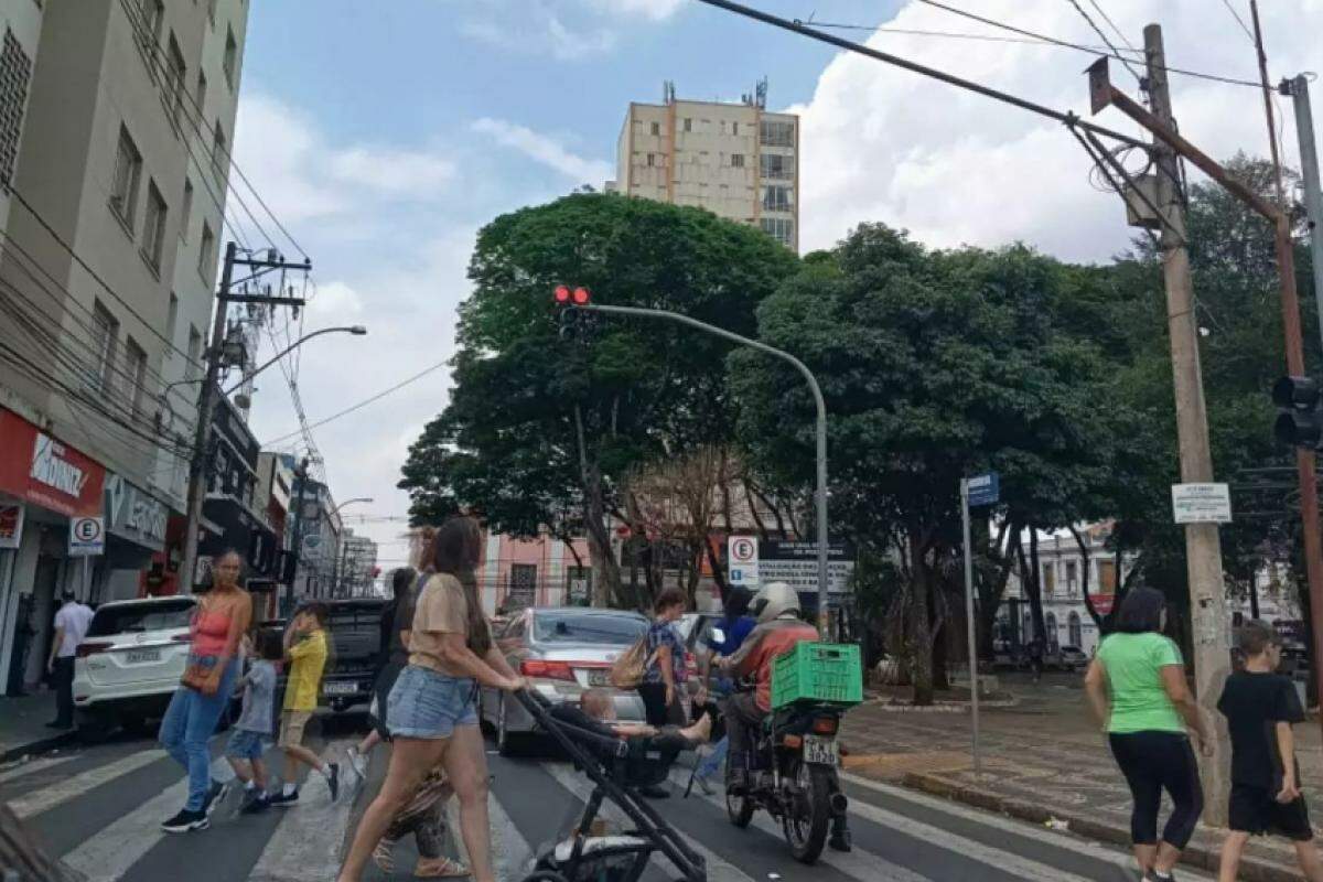 Fim de ano já começa a movimentar as lojas do Centro de Franca 