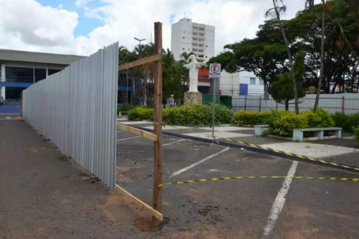 Praça Nossa Senhora da Conceição segue com várias partes interditadas