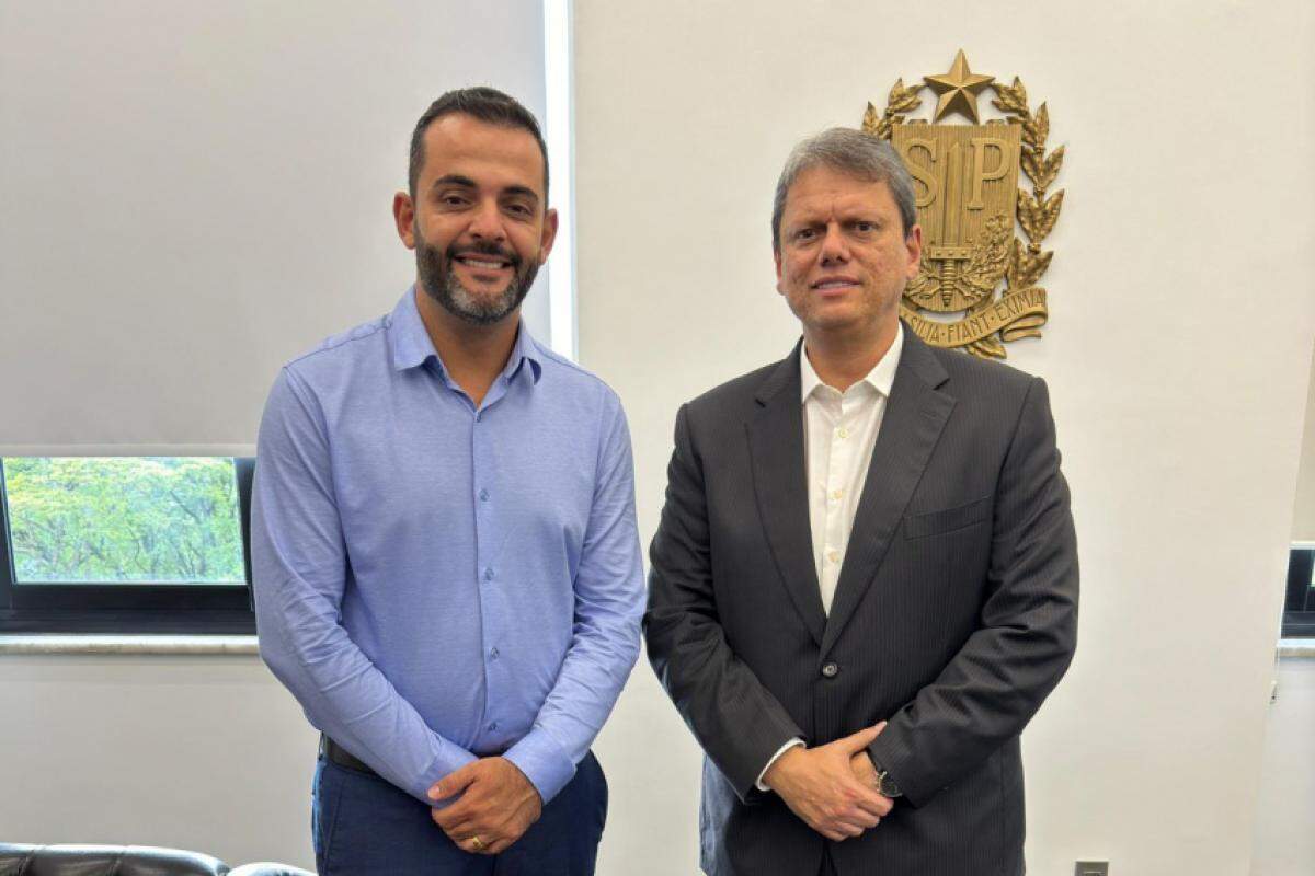 Gustavo Martinelli com o governador de São Paulo, Tarcísio de Freitas