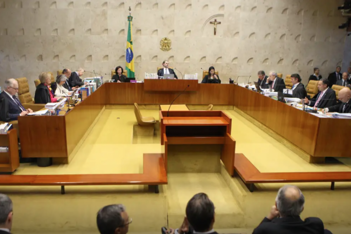 Para o MPF, a permissão dos símbolos viola os princípios constitucionais da liberdade de crença religiosa e da laicidade do Estado.