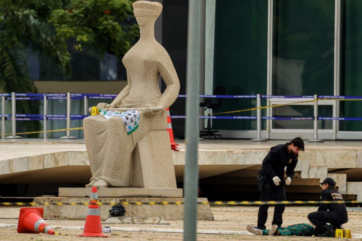 Como alguns artefatos suspeitos foram encontrados, o GBE da Polícia Federal foi acionado.