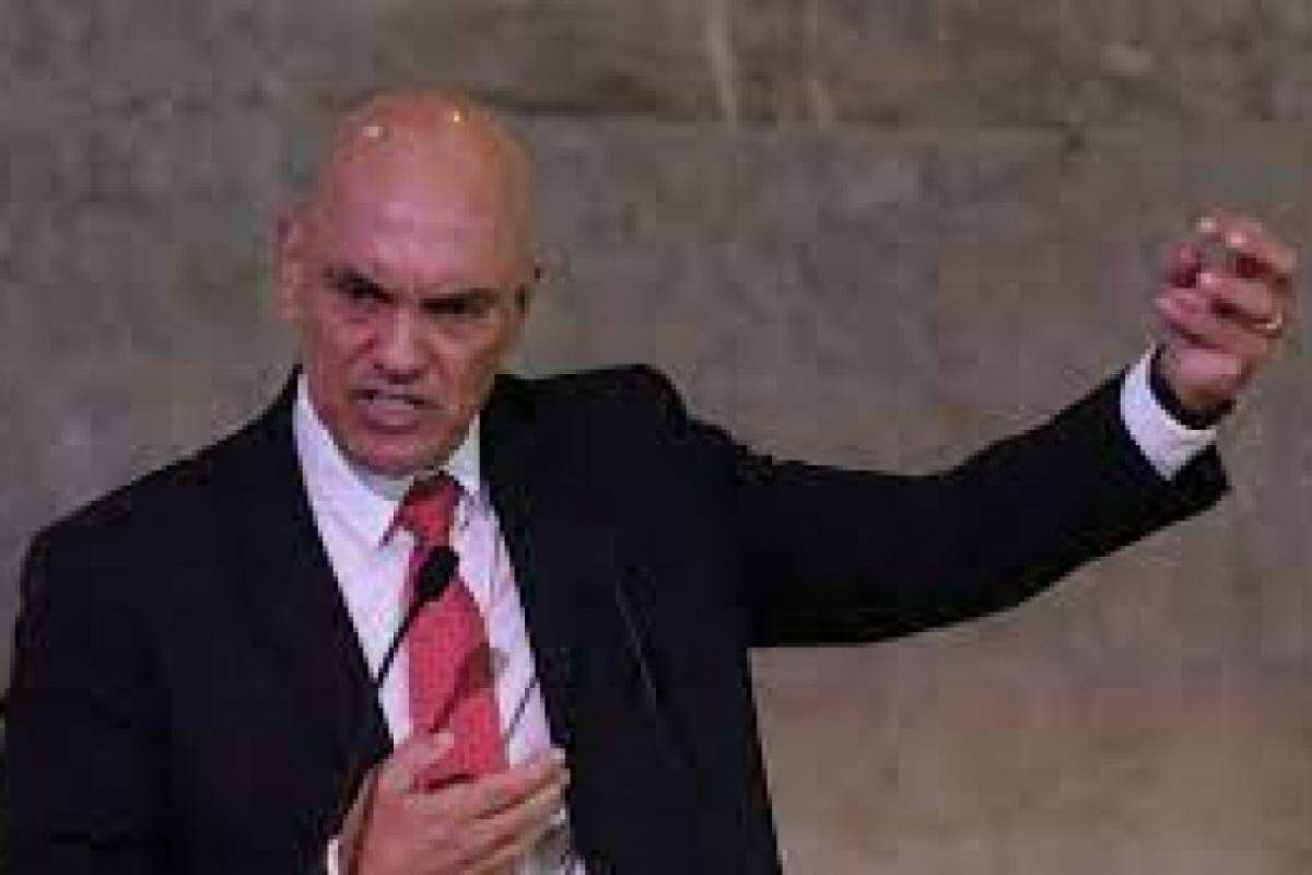 'O contexto se iniciou lá atrás, quando o 'gabinete do ódio' começou a destilar discurso de ódio contra as instituições', disse Moraes.