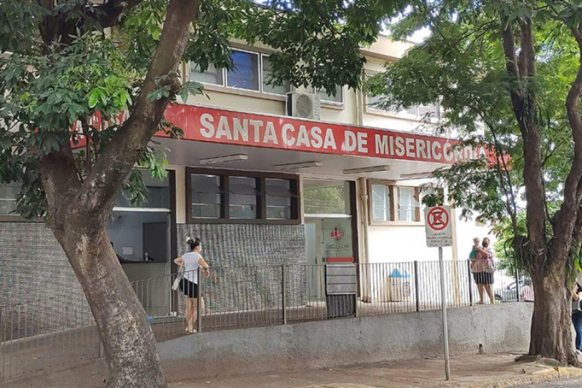 Criança foi transferida da UPA para a Santa Casa de Santa Cruz do Rio Pardo, onde faria exames