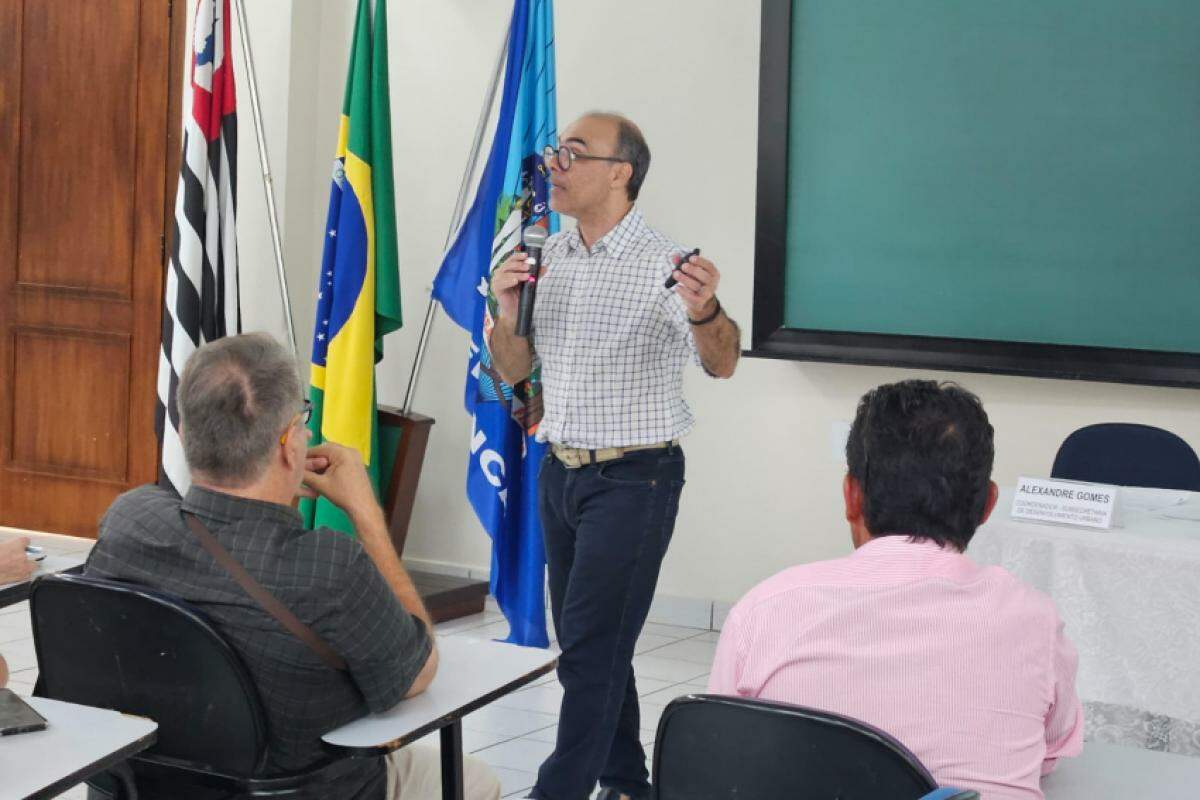 Subsecretário de Desenvolvimento Urbano do Estado de São Paulo, José Police Neto, em encontro no Uni-Facef