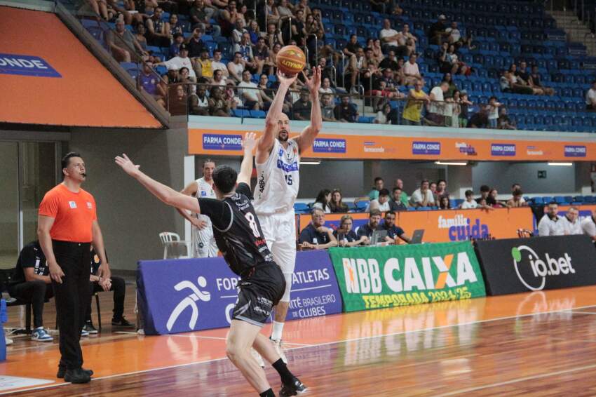 Lance do jogo entre São José x Caxias