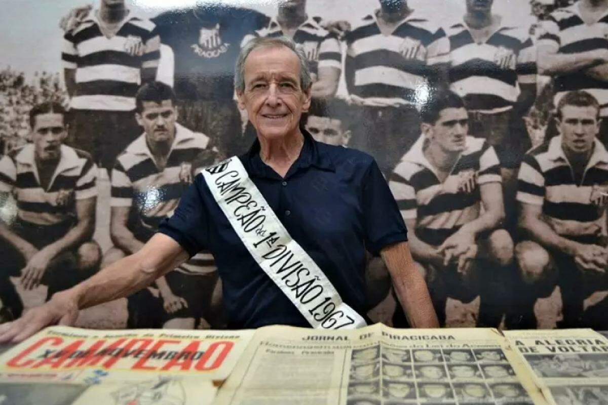 Hélio fez história com a camisa zebrada e também trabalhou como professor