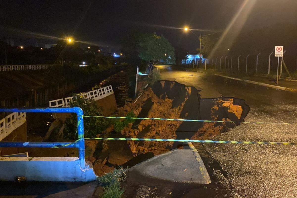 Agentes da Guarda Civil Municipal interditaram o local 