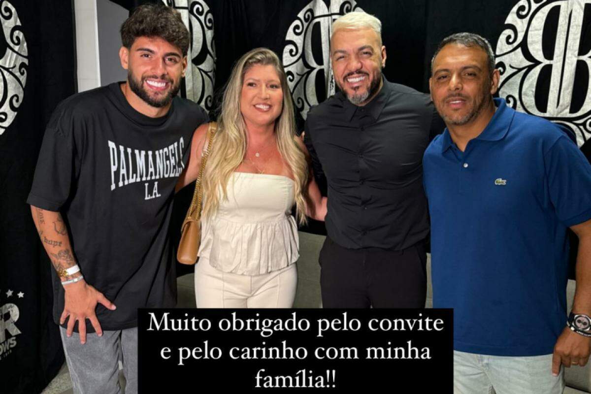 Yuri Alberto ao lado de Belo, em São José