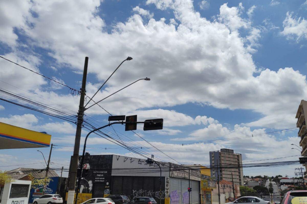 Céu bauruense a partir do cruzamento da Rodrigues com Araújo Leite, Centro