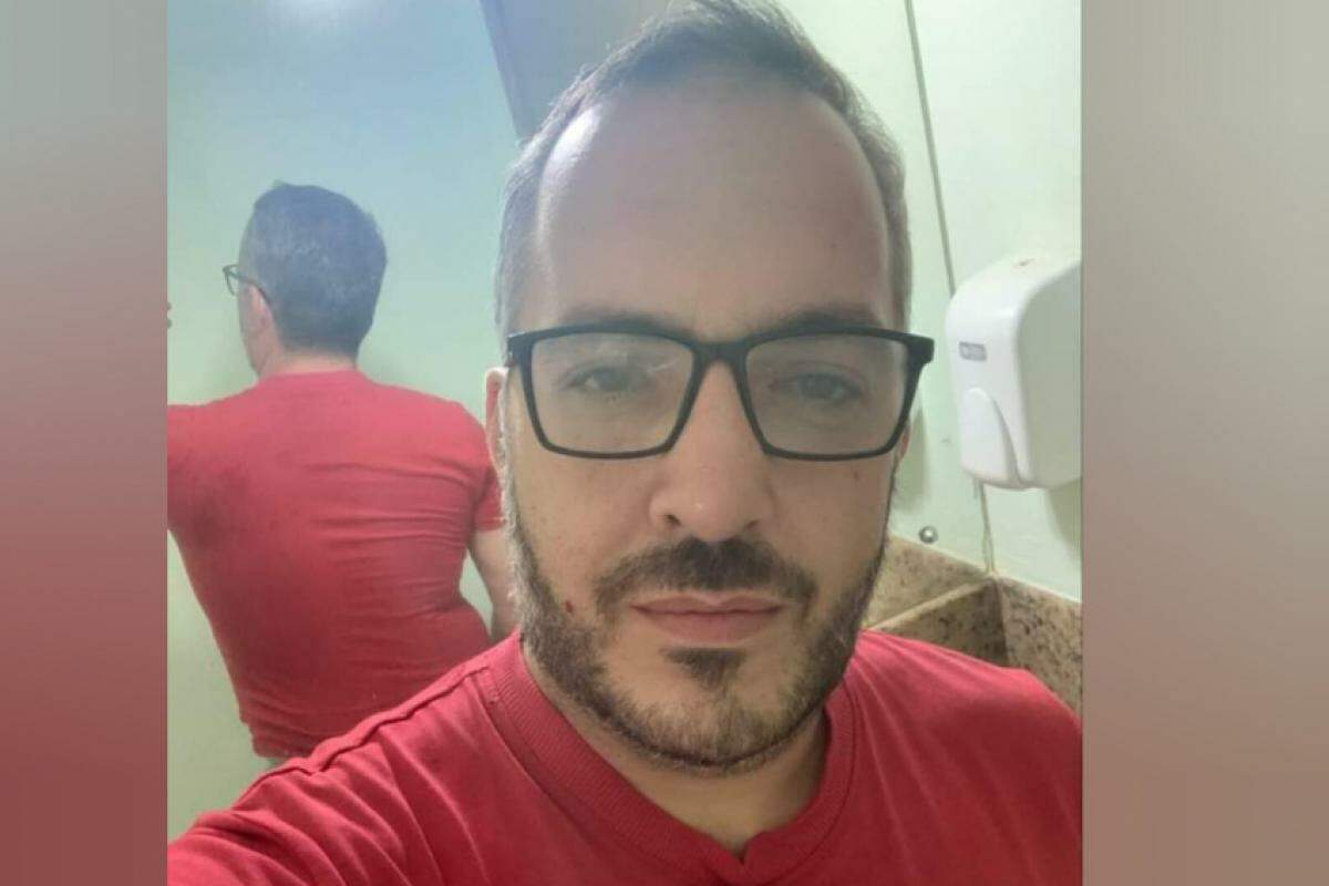 Marcílio Gabriel Rodrigues Gontijo, 39, saiu de casa usando uma camisa bege e calça jeans