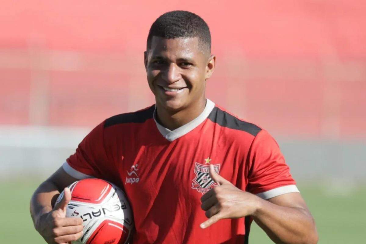 Felipe Pet, novo reforço do Galo, treinou com o elenco nesta segunda-feira (18)