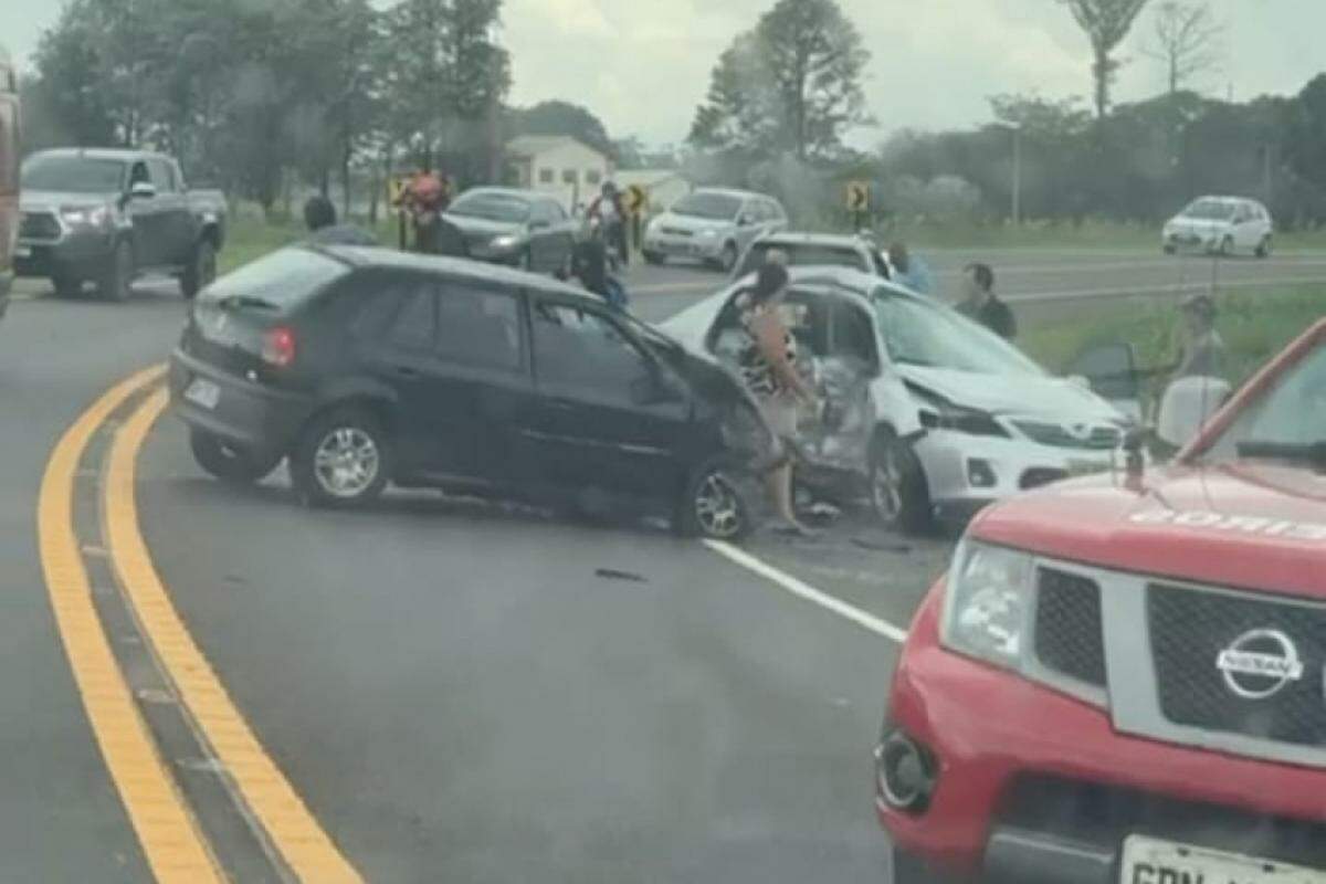 Acidente ocorreu entre um Toyota e um Gol