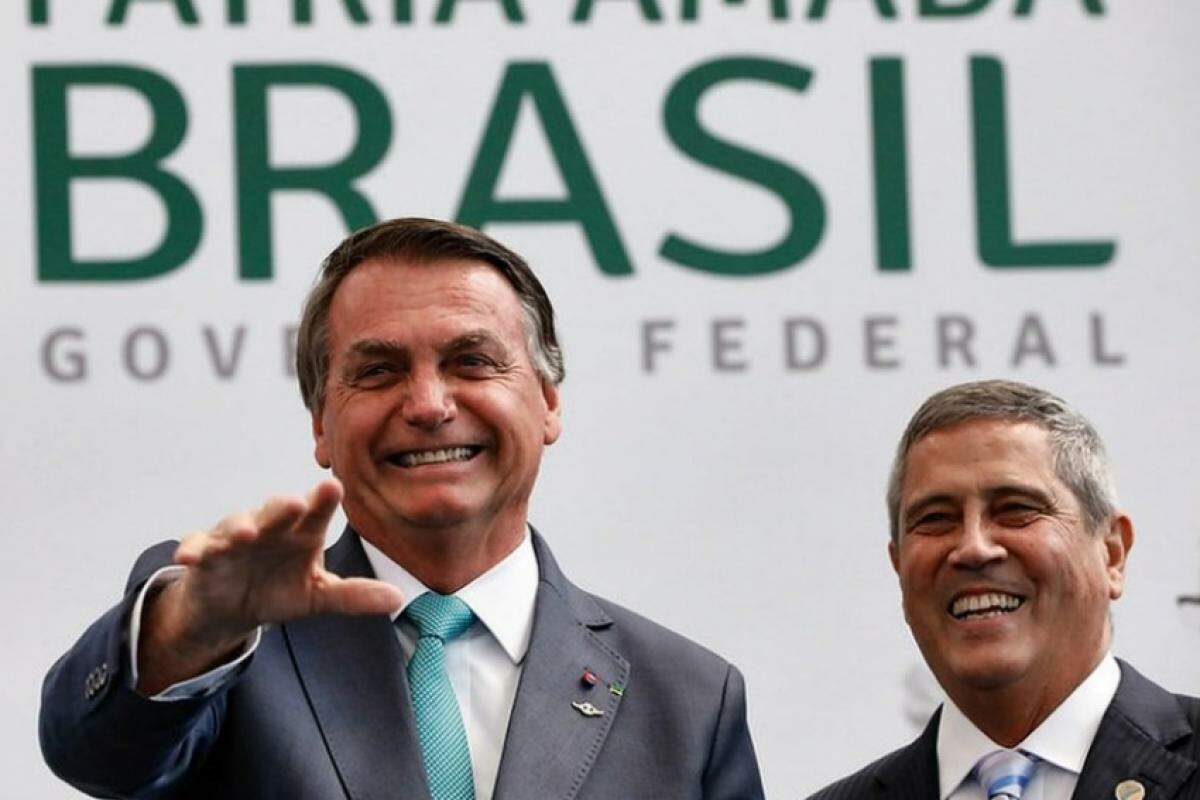 O ex-presidente Jair Bolsonaro e o ex-ministro da Defesa, Walter Braga Netto