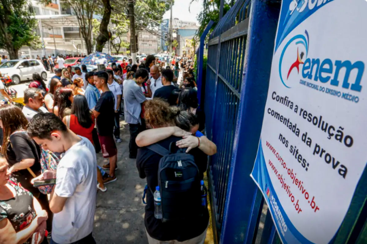 Neste primeiro dia de provas, os 4.325.960 inscritos confirmados vão testar seus conhecimentos.