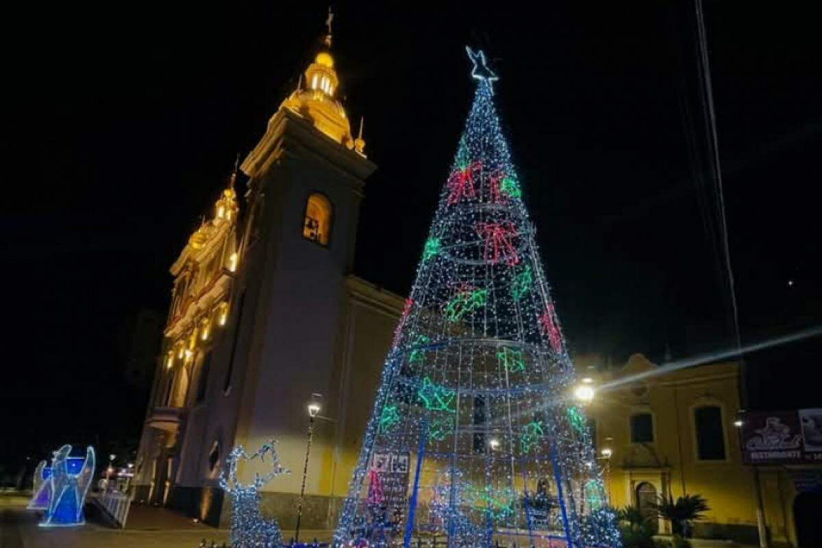 Decoração instalada essa semana na Praça Dom Epaminondas