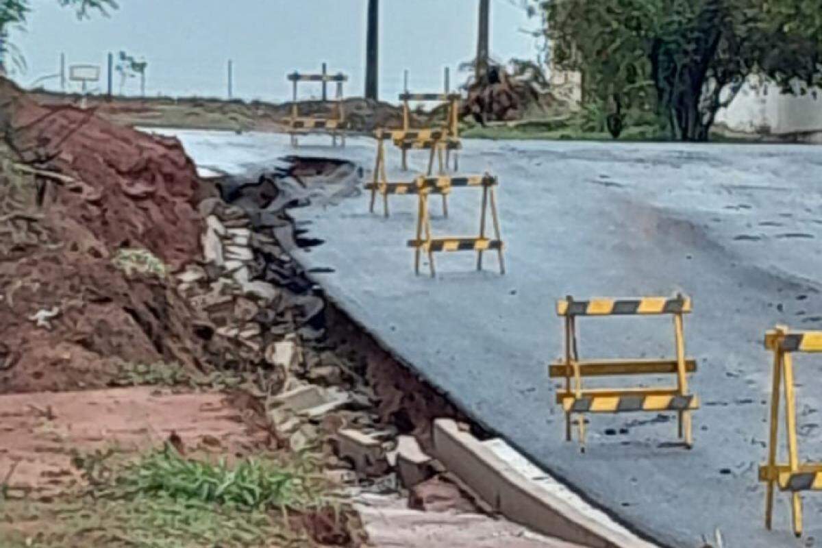 Erosão no bairro Nova Pirajuí, em Pirajuí