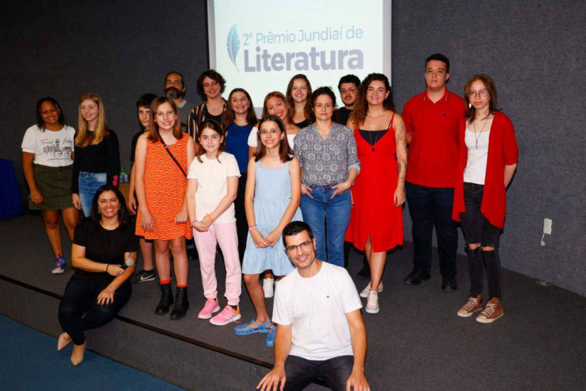 A premiação aconteceu no auditório da biblioteca, agora batizado de Neizy Martins de Oliveira Cardoso