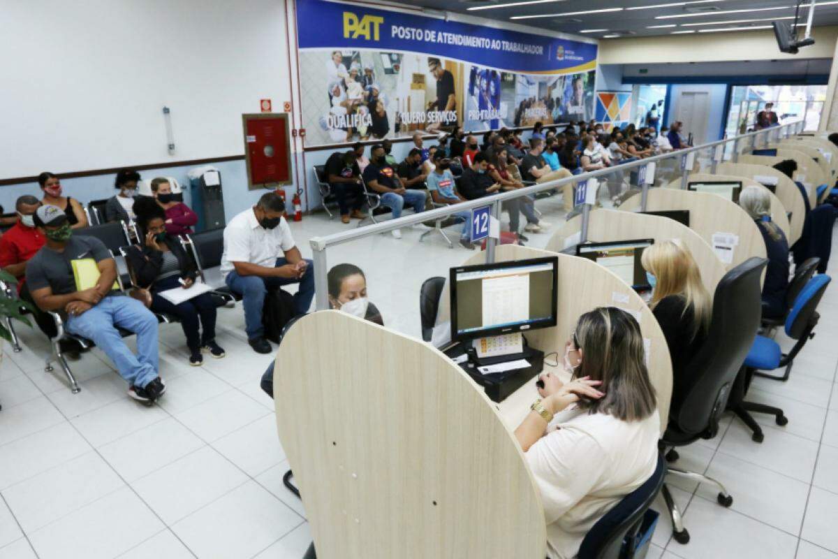 Posto de Atendimento ao Trabalhador funciona na praça Afonso Pena