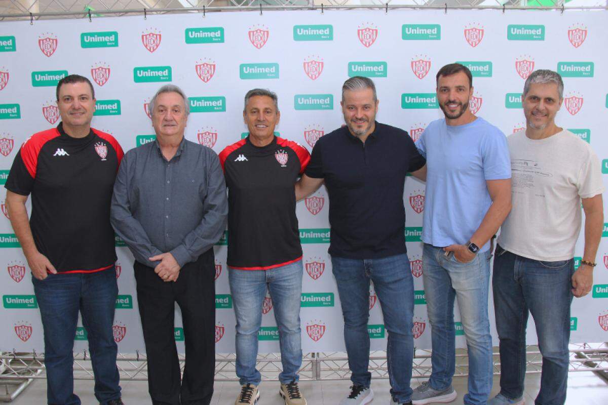 Diretoria do Esporte Clube Noroeste e da Unimed Bauru 