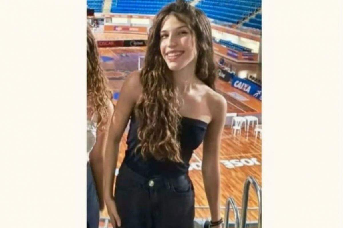 A adolescente Maria Rezende Teixeira, 16 anos