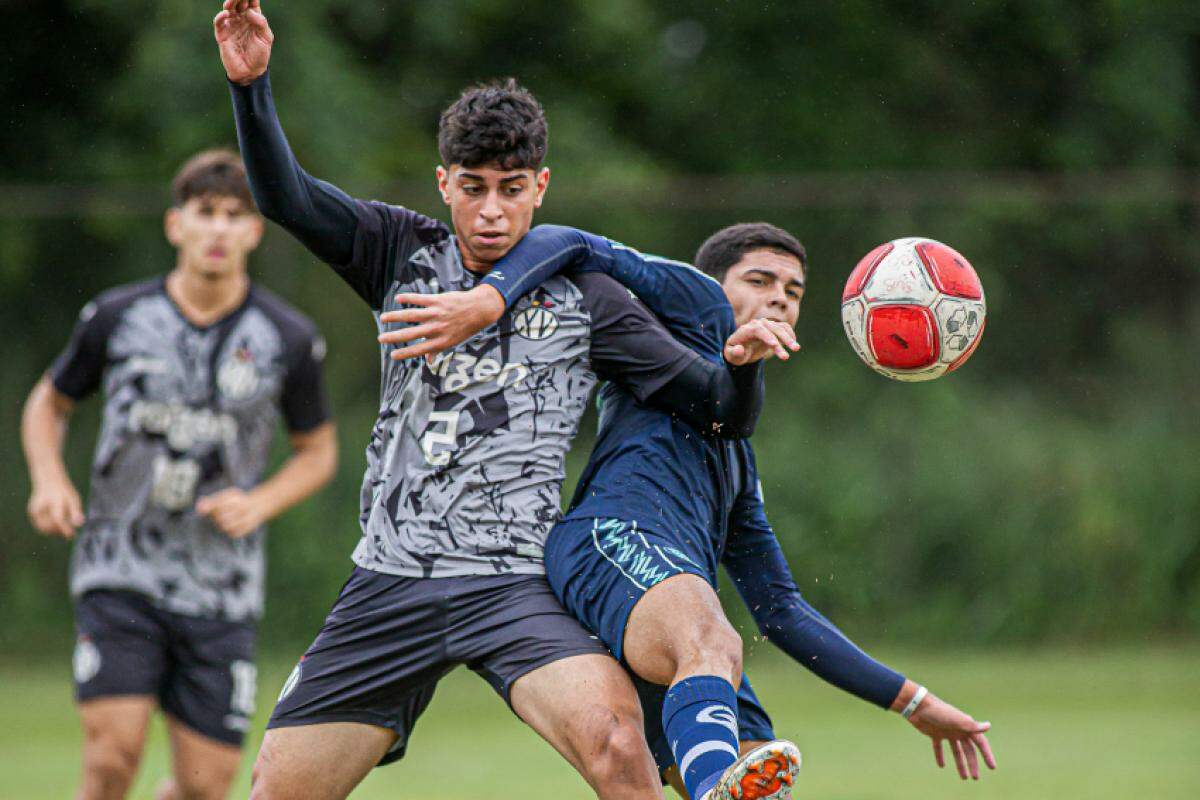 A equipe sub-17 do XV de Piracicaba disputa taça em Cosmópolis