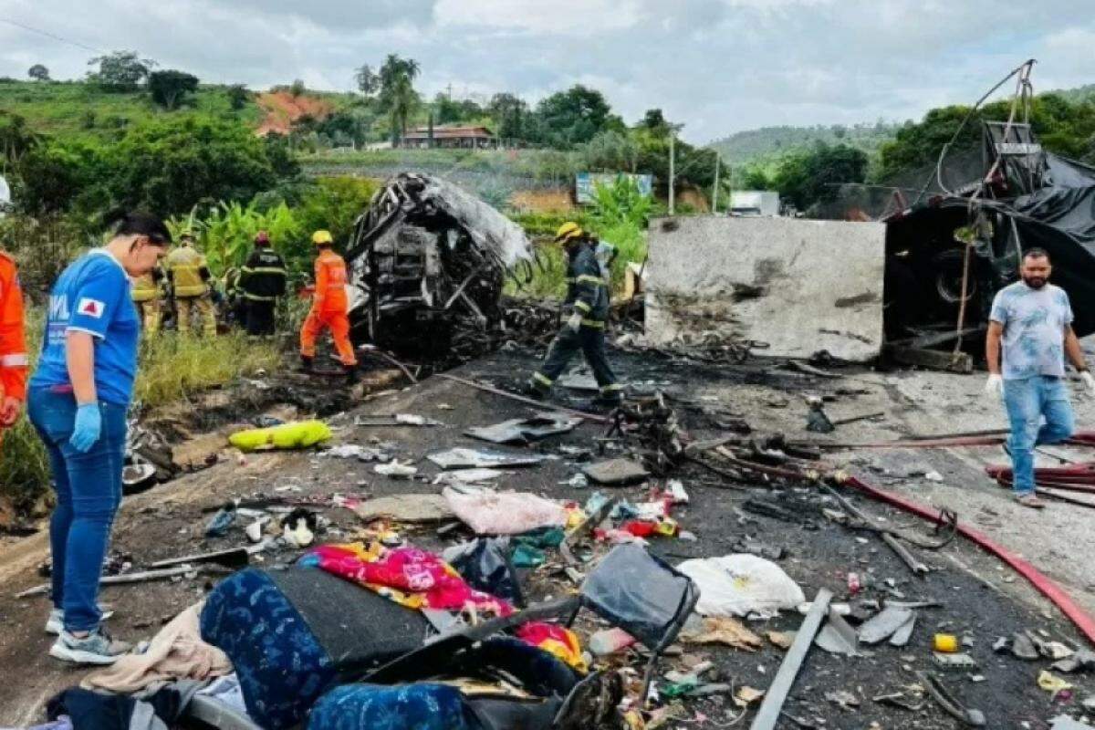 Acidente deixou mais de 30 mortos em Teófilo Otoni (MG)