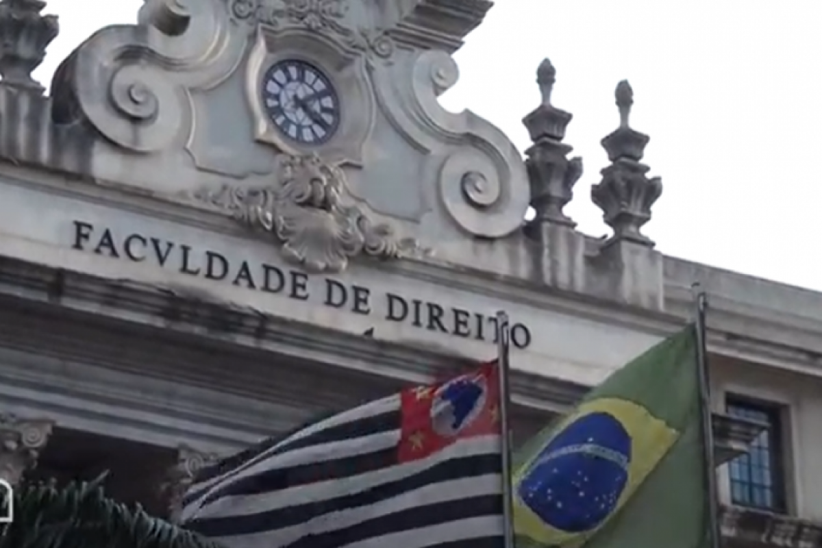 Alysson é professor associado da Faculdade de Direito da USP (Largo São Francisco) 