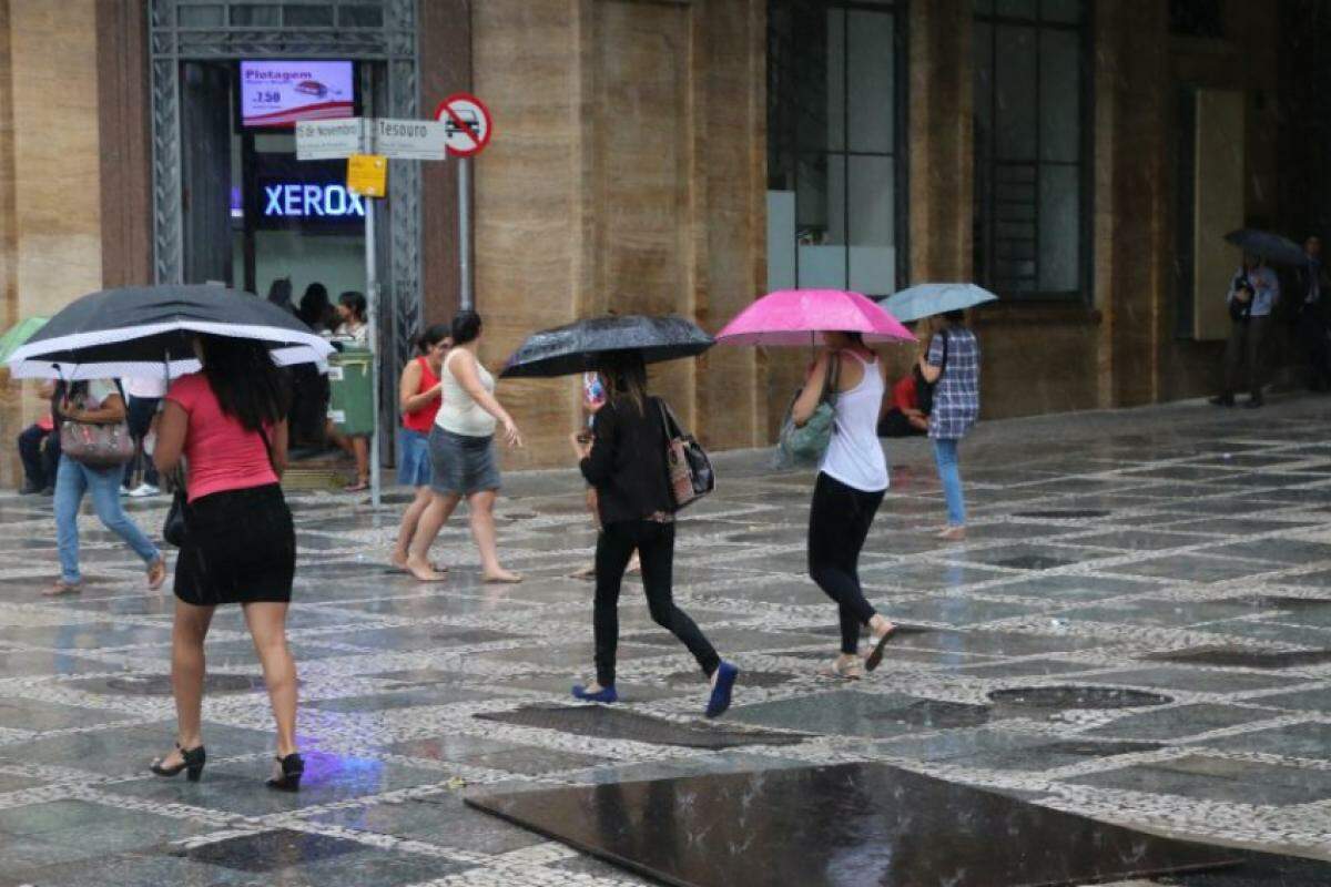 A previsão de chuva segue em todas as regiões do estado